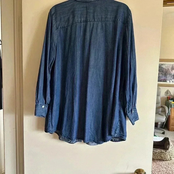 Long Sleeve Foxcroft Denim Shirt with Pockets - Picture 8 of 9